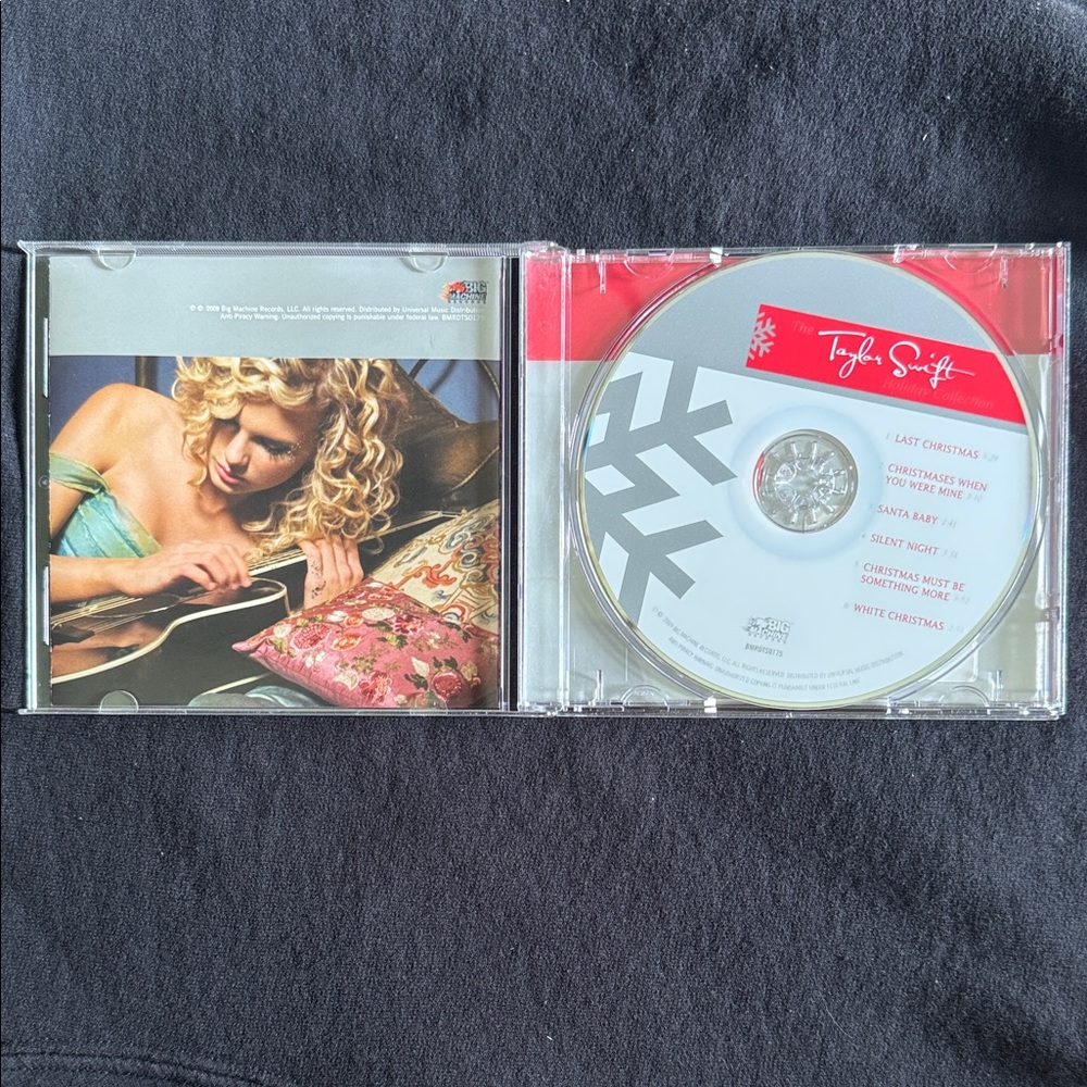 Taylor Swift CD Trio: Fearless, Speak Now, Holiday Collection - Picture 7 of 8